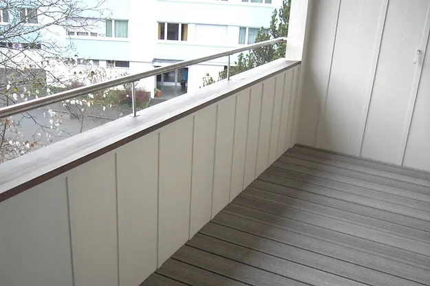 Balkon Auffrischung Massivholzboden